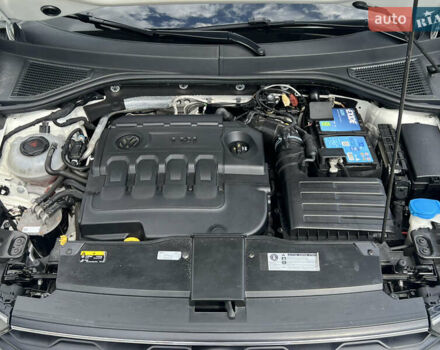 Білий Фольксваген Ті-Рок, об'ємом двигуна 1.97 л та пробігом 191 тис. км за 19713 $, фото 11 на Automoto.ua