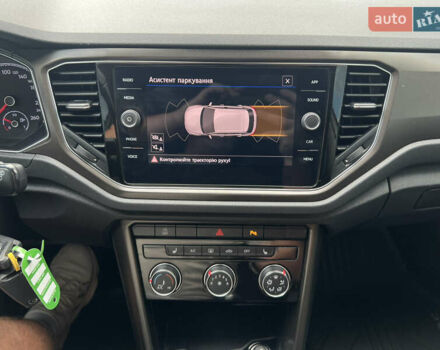 Білий Фольксваген Ті-Рок, об'ємом двигуна 1.97 л та пробігом 191 тис. км за 19713 $, фото 17 на Automoto.ua