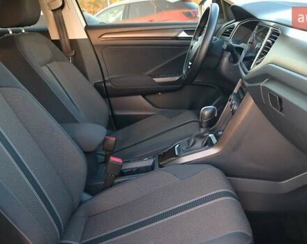 Белый Фольксваген Ти-Рок, объемом двигателя 1.5 л и пробегом 119 тыс. км за 20699 $, фото 5 на Automoto.ua