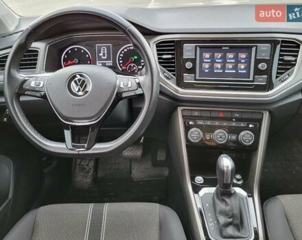 Фольксваген Ти-Рок 2020 в Киеве на Automoto.ua Белый Фольксваген Ти-Рок, объемом двигателя 1.5 л и пробегом 31 тыс. км за 25000 $, фото 8 на Automoto.ua