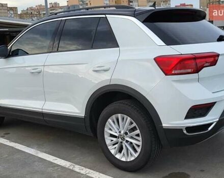 Фольксваген Ти-Рок 2020 в Киеве на Automoto.ua Белый Фольксваген Ти-Рок, объемом двигателя 1.5 л и пробегом 31 тыс. км за 25000 $, фото 4 на Automoto.ua