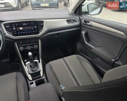 Белый Фольксваген Ти-Рок, объемом двигателя 1.5 л и пробегом 65 тыс. км за 23500 $, фото 3 на Automoto.ua