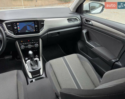 Білий Фольксваген Ті-Рок, об'ємом двигуна 1.5 л та пробігом 65 тис. км за 22999 $, фото 38 на Automoto.ua