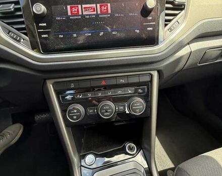 Белый Фольксваген Ти-Рок, объемом двигателя 1.5 л и пробегом 22 тыс. км за 25600 $, фото 2 на Automoto.ua