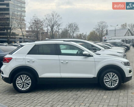 Белый Фольксваген Ти-Рок, объемом двигателя 1.5 л и пробегом 65 тыс. км за 23500 $, фото 17 на Automoto.ua