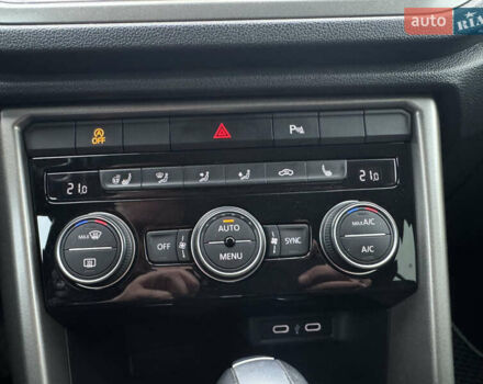 Белый Фольксваген Ти-Рок, объемом двигателя 1.5 л и пробегом 65 тыс. км за 23500 $, фото 4 на Automoto.ua