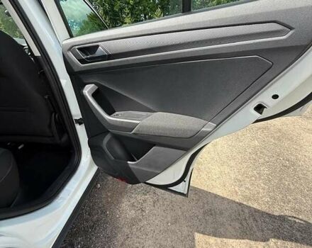 Белый Фольксваген Ти-Рок, объемом двигателя 1.5 л и пробегом 22 тыс. км за 25600 $, фото 5 на Automoto.ua