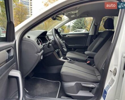 Білий Фольксваген Ті-Рок, об'ємом двигуна 1.5 л та пробігом 65 тис. км за 22999 $, фото 15 на Automoto.ua