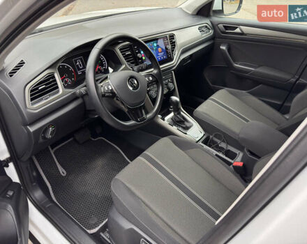 Білий Фольксваген Ті-Рок, об'ємом двигуна 1.5 л та пробігом 65 тис. км за 22999 $, фото 39 на Automoto.ua