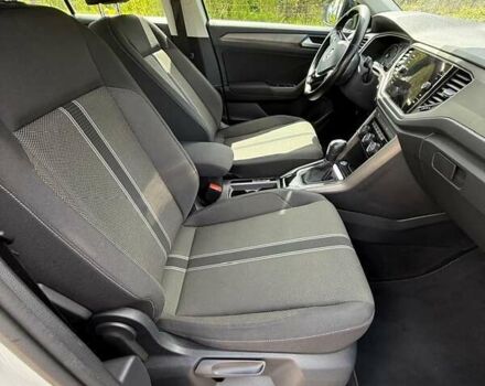 Белый Фольксваген Ти-Рок, объемом двигателя 1.5 л и пробегом 22 тыс. км за 25600 $, фото 16 на Automoto.ua