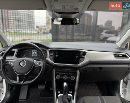 Белый Фольксваген Ти-Рок, объемом двигателя 1.5 л и пробегом 62 тыс. км за 19999 $, фото 16 на Automoto.ua
