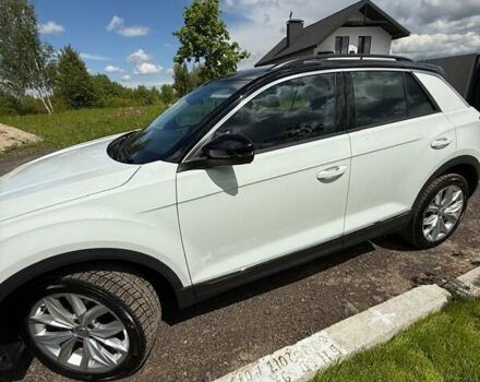 Белый Фольксваген Ти-Рок, объемом двигателя 1.5 л и пробегом 22 тыс. км за 25600 $, фото 10 на Automoto.ua