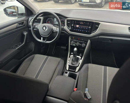 Белый Фольксваген Ти-Рок, объемом двигателя 1.5 л и пробегом 65 тыс. км за 23500 $, фото 22 на Automoto.ua