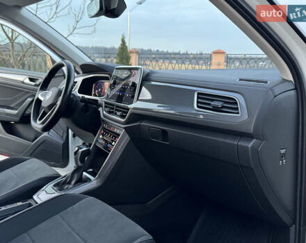 Білий Фольксваген Ті-Рок, об'ємом двигуна 1.5 л та пробігом 55 тис. км за 22799 $, фото 120 на Automoto.ua