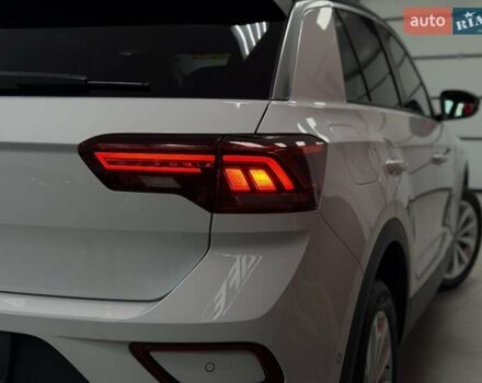 Фольксваген Ти-Рок 2024 в Тернополе на Automoto.ua Белый Фольксваген Ти-Рок, объемом двигателя 1.4 л и пробегом 5 тыс. км за 28300 $, фото 12 на Automoto.ua