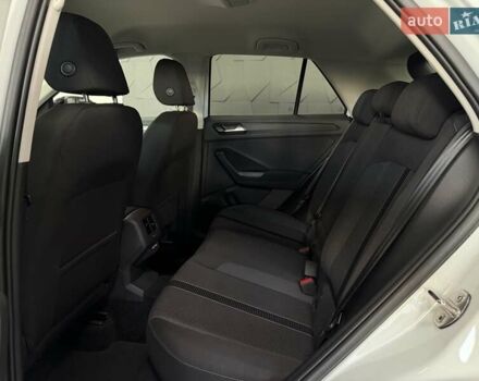 Фольксваген Ти-Рок 2024 в Тернополе на Automoto.ua Белый Фольксваген Ти-Рок, объемом двигателя 1.4 л и пробегом 5 тыс. км за 28300 $, фото 39 на Automoto.ua