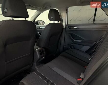 Фольксваген Ти-Рок 2024 в Тернополе на Automoto.ua Белый Фольксваген Ти-Рок, объемом двигателя 1.4 л и пробегом 5 тыс. км за 28300 $, фото 41 на Automoto.ua