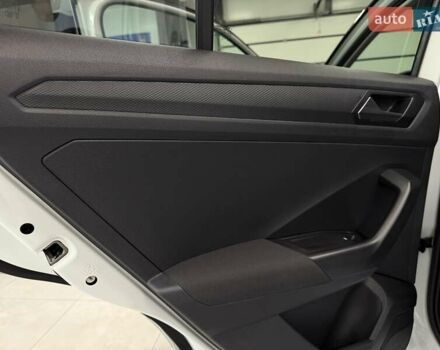 Фольксваген Ти-Рок 2024 в Тернополе на Automoto.ua Белый Фольксваген Ти-Рок, объемом двигателя 1.4 л и пробегом 5 тыс. км за 28300 $, фото 36 на Automoto.ua