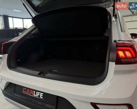 Фольксваген Ти-Рок 2024 в Тернополе на Automoto.ua Белый Фольксваген Ти-Рок, объемом двигателя 1.4 л и пробегом 5 тыс. км за 28300 $, фото 45 на Automoto.ua