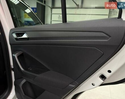 Фольксваген Ти-Рок 2024 в Тернополе на Automoto.ua Белый Фольксваген Ти-Рок, объемом двигателя 1.4 л и пробегом 5 тыс. км за 28300 $, фото 37 на Automoto.ua