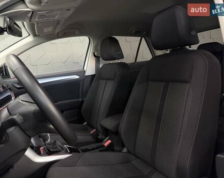 Фольксваген Ти-Рок 2024 в Тернополе на Automoto.ua Белый Фольксваген Ти-Рок, объемом двигателя 1.4 л и пробегом 5 тыс. км за 28300 $, фото 34 на Automoto.ua