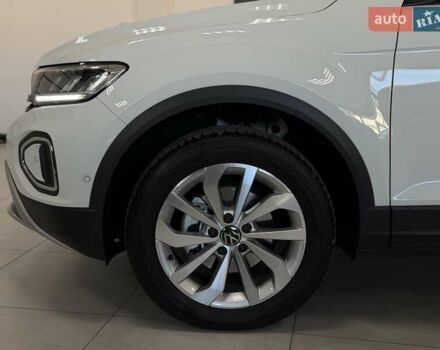 Фольксваген Ти-Рок 2024 в Тернополе на Automoto.ua Белый Фольксваген Ти-Рок, объемом двигателя 1.4 л и пробегом 5 тыс. км за 28300 $, фото 7 на Automoto.ua