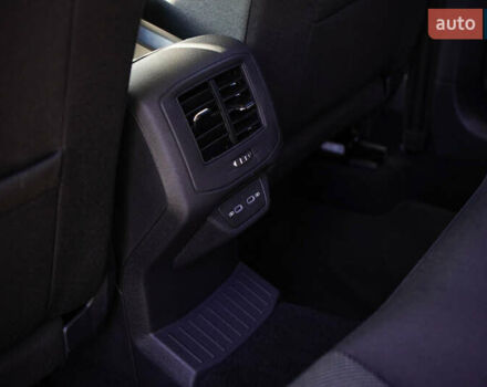 Білий Фольксваген Ті-Рок, об'ємом двигуна 1.4 л та пробігом 8 тис. км за 28687 $, фото 27 на Automoto.ua