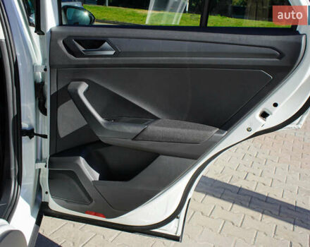 Білий Фольксваген Ті-Рок, об'ємом двигуна 1.4 л та пробігом 8 тис. км за 28687 $, фото 28 на Automoto.ua