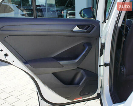 Білий Фольксваген Ті-Рок, об'ємом двигуна 1.4 л та пробігом 8 тис. км за 28687 $, фото 23 на Automoto.ua