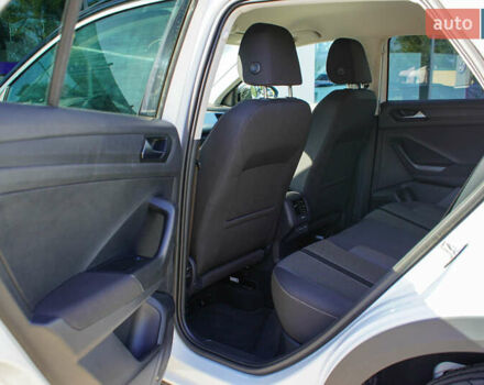 Білий Фольксваген Ті-Рок, об'ємом двигуна 1.4 л та пробігом 8 тис. км за 28687 $, фото 25 на Automoto.ua