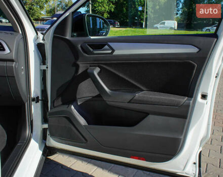 Білий Фольксваген Ті-Рок, об'ємом двигуна 1.4 л та пробігом 8 тис. км за 28687 $, фото 29 на Automoto.ua