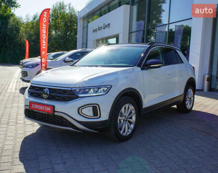 Білий Фольксваген Ті-Рок, об'ємом двигуна 1.4 л та пробігом 8 тис. км за 28687 $, фото 3 на Automoto.ua