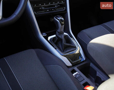 Білий Фольксваген Ті-Рок, об'ємом двигуна 1.4 л та пробігом 8 тис. км за 28687 $, фото 22 на Automoto.ua