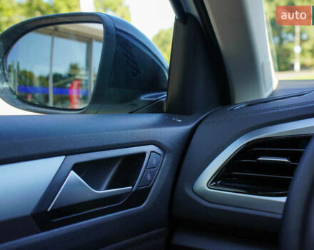 Білий Фольксваген Ті-Рок, об'ємом двигуна 1.4 л та пробігом 8 тис. км за 28687 $, фото 17 на Automoto.ua