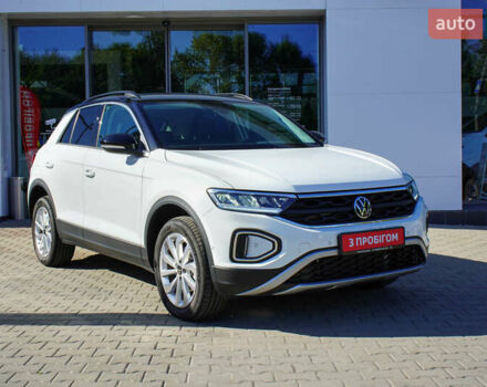 Білий Фольксваген Ті-Рок, об'ємом двигуна 1.4 л та пробігом 8 тис. км за 28687 $, фото 1 на Automoto.ua