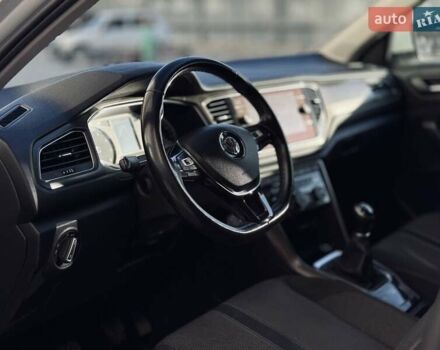 Белый Фольксваген Ти-Рок, объемом двигателя 1.5 л и пробегом 180 тыс. км за 16600 $, фото 1 на Automoto.ua