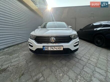 Фольксваген Ти-Рок 2019 в Днепре (Днепропетровске) на Automoto.ua Белый Фольксваген Ти-Рок, объемом двигателя 1.5 л и пробегом 61 тыс. км за 24499 $, фото 1 на Automoto.ua