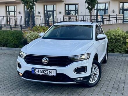 Фольксваген Ти-Рок 2019 в Одессе на Automoto.ua Белый Фольксваген Ти-Рок, объемом двигателя 1.5 л и пробегом 71 тыс. км за 19999 $, фото 1 на Automoto.ua