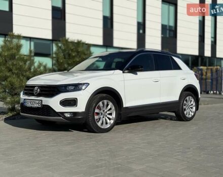 Белый Фольксваген Ти-Рок, объемом двигателя 1.5 л и пробегом 56 тыс. км за 24900 $, фото 1 на Automoto.ua