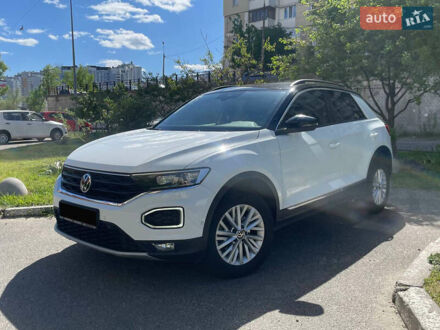 Фольксваген Ті-Рок 2021 у Києві на Automoto.ua Білий Фольксваген Ті-Рок, об'ємом двигуна 1.5 л та пробігом 49 тис. км за 21900 $, фото 1 на Automoto.ua