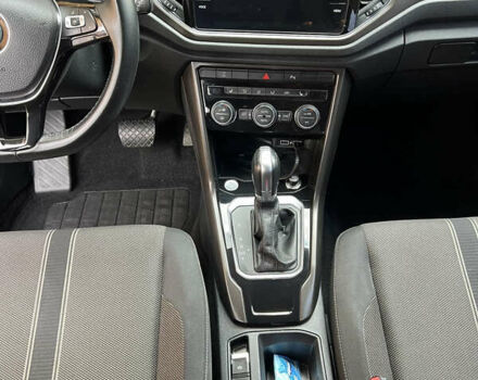 Чорний Фольксваген Ті-Рок, об'ємом двигуна 1.5 л та пробігом 70 тис. км за 20700 $, фото 5 на Automoto.ua