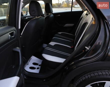 Черный Фольксваген Ти-Рок, объемом двигателя 1.97 л и пробегом 110 тыс. км за 24899 $, фото 78 на Automoto.ua