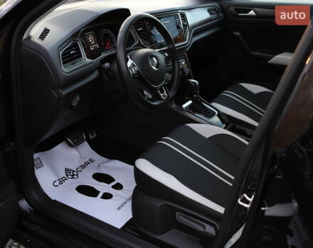 Черный Фольксваген Ти-Рок, объемом двигателя 1.97 л и пробегом 110 тыс. км за 24899 $, фото 74 на Automoto.ua