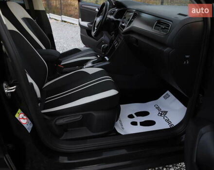 Черный Фольксваген Ти-Рок, объемом двигателя 1.97 л и пробегом 110 тыс. км за 24899 $, фото 55 на Automoto.ua