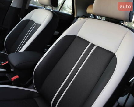 Черный Фольксваген Ти-Рок, объемом двигателя 1.97 л и пробегом 110 тыс. км за 24899 $, фото 69 на Automoto.ua