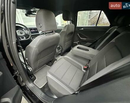 Чорний Фольксваген Ті-Рок, об'ємом двигуна 1.5 л та пробігом 98 тис. км за 23900 $, фото 6 на Automoto.ua