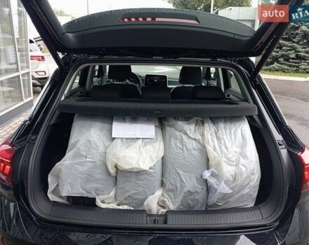 Черный Фольксваген Ти-Рок, объемом двигателя 1.4 л и пробегом 11 тыс. км за 30200 $, фото 38 на Automoto.ua