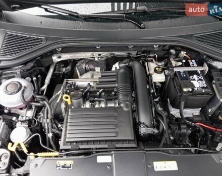 Черный Фольксваген Ти-Рок, объемом двигателя 1.4 л и пробегом 11 тыс. км за 30200 $, фото 43 на Automoto.ua