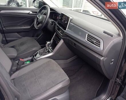 Черный Фольксваген Ти-Рок, объемом двигателя 1.4 л и пробегом 11 тыс. км за 30200 $, фото 30 на Automoto.ua