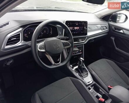 Черный Фольксваген Ти-Рок, объемом двигателя 1.4 л и пробегом 11 тыс. км за 30200 $, фото 12 на Automoto.ua